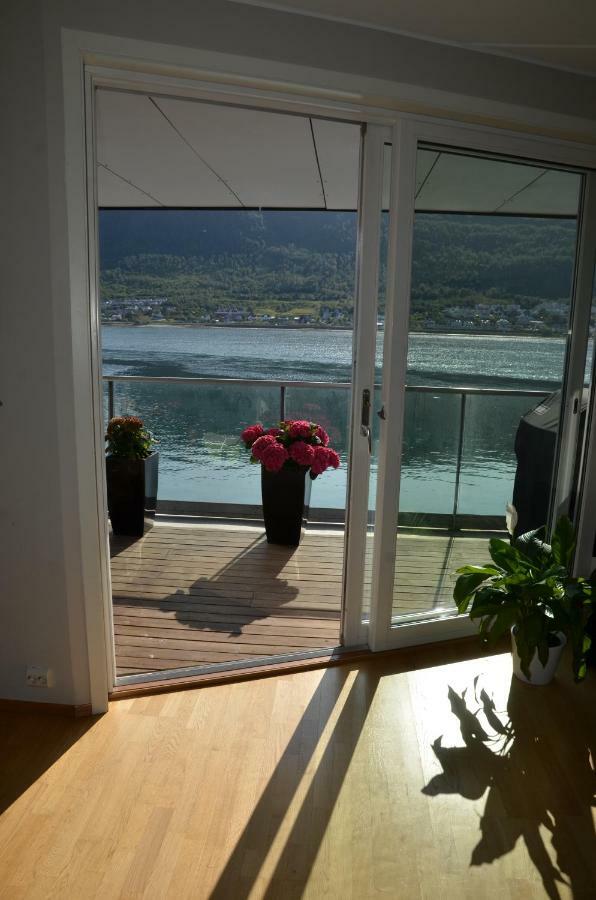 Sea View City Apartment 特罗姆瑟 外观 照片